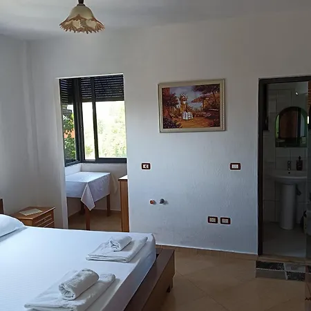 아파트 Vila Aliaj For 2 With Private Balcony And Garden View Durrës