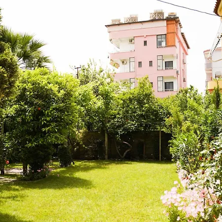 Vila Aliaj For 2 With Private Balcony And Garden View Durrës