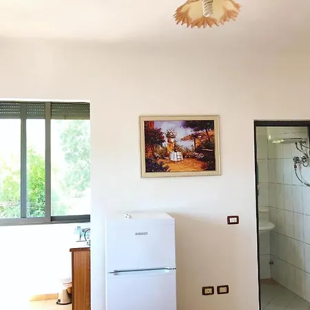 Vila Aliaj For 2 With Private Balcony And Garden View Apartment *