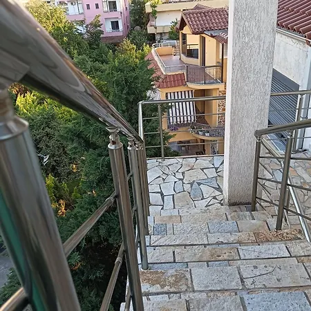 Vila Aliaj For 2 With Private Balcony And Garden View Apartment *
