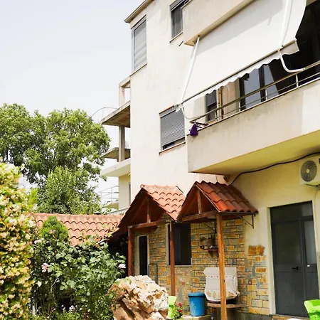 Vila Aliaj For 2 With Private Balcony And Garden View *