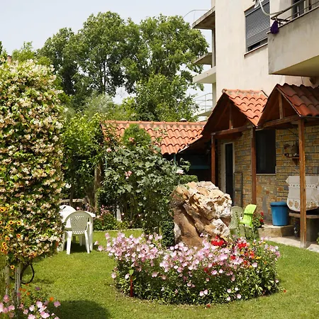 Vila Aliaj For 2 With Private Balcony And Garden View Apartment *