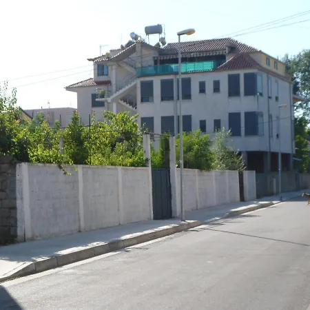 Vila Aliaj For 2 With Private Balcony And Garden View Apartment Durres
